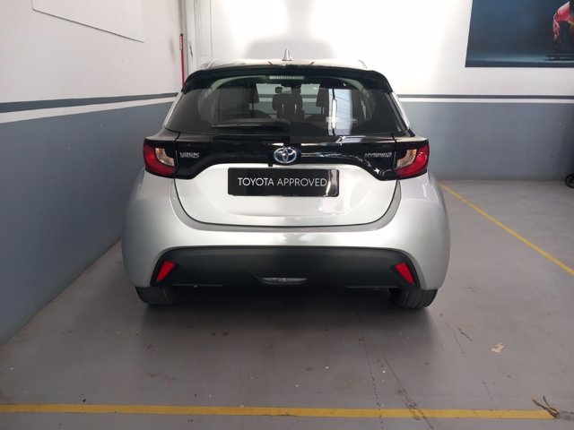 TOYOTA Yaris 1.5h active