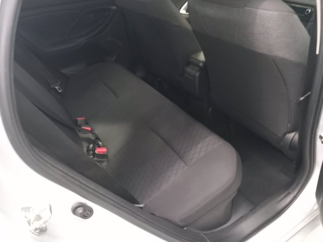 TOYOTA Yaris 1.5h active
