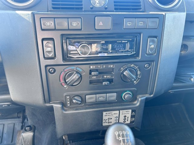 LAND ROVER Defender 110 2.4 td se sw