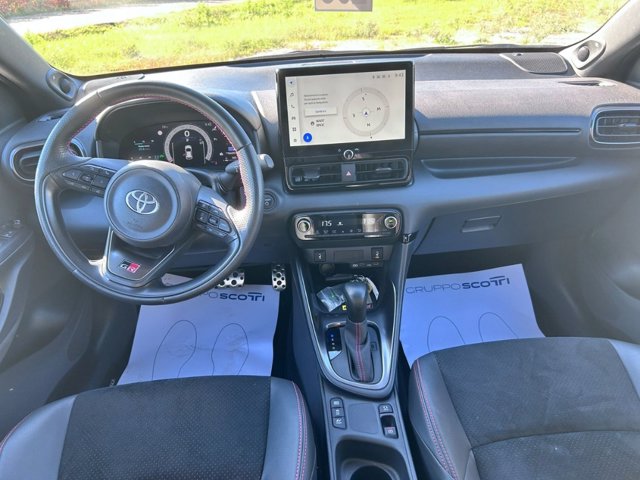 TOYOTA Yaris 1.5h 130 gr sport