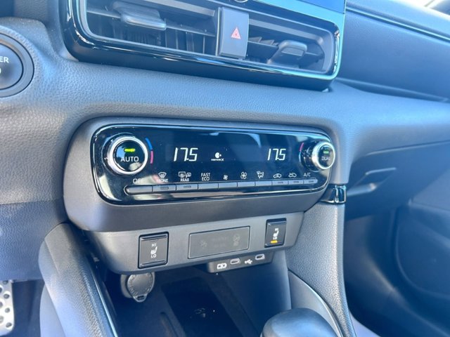 TOYOTA Yaris 1.5h 130 gr sport