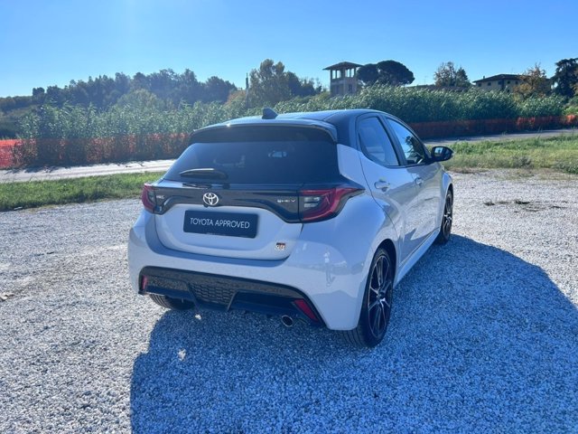 TOYOTA Yaris 1.5h 130 gr sport