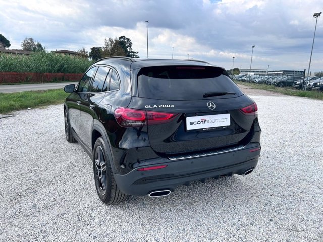 MERCEDES Gla 200 d business auto