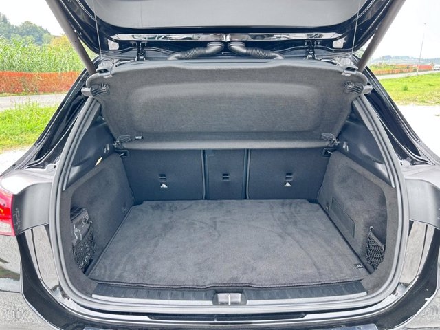 MERCEDES Gla 200 d business auto