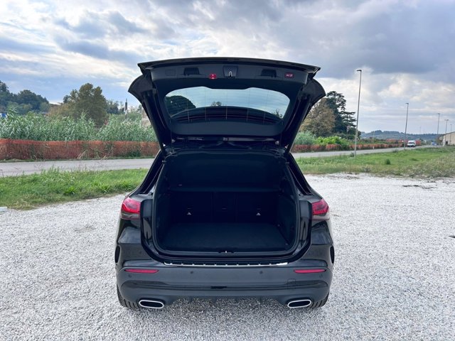 MERCEDES Gla 200 d business auto