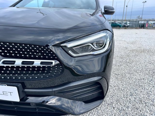 MERCEDES Gla 200 d business auto