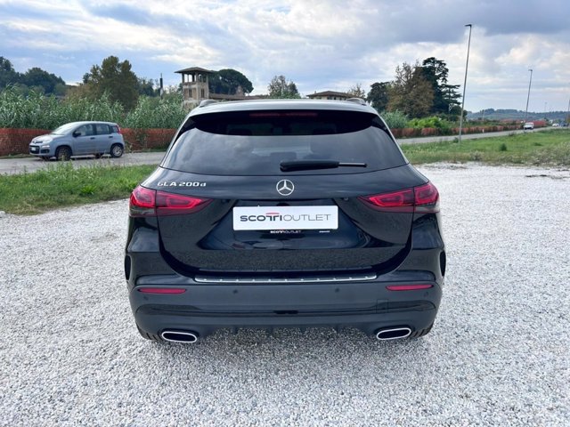 MERCEDES Gla 200 d business auto