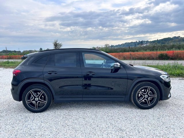MERCEDES Gla 200 d business auto