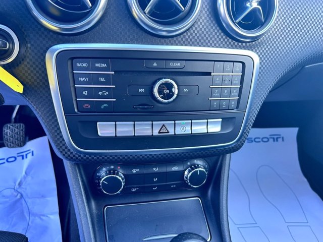 MERCEDES A 180 d sport my16