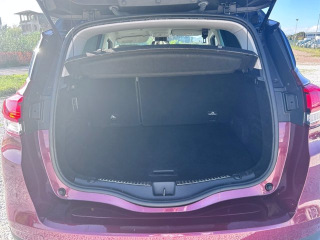 RENAULT Scenic 1.7 blue dci Initiale Paris 120cv