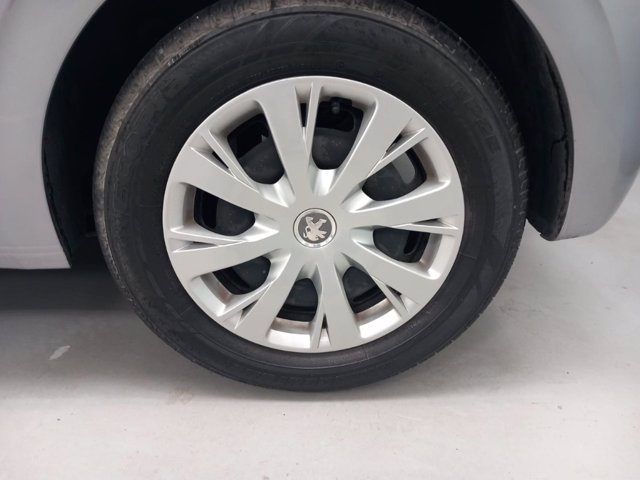 PEUGEOT 208 5p 1.2 puretech active s&s 82cv neopatentati