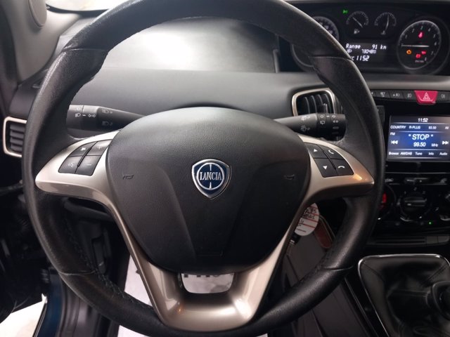 LANCIA Ypsilon 1.2 8v gold s/cl 69cv e6