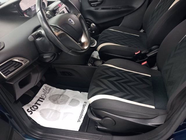 LANCIA Ypsilon 1.2 8v gold s/cl 69cv e6