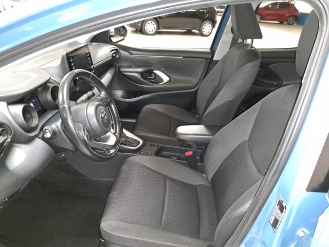 TOYOTA Yaris 1.5h trend