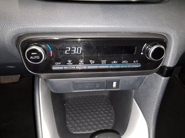 TOYOTA Yaris 1.5h trend