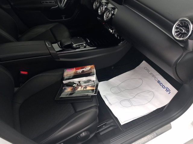 MERCEDES A 180 d sport auto