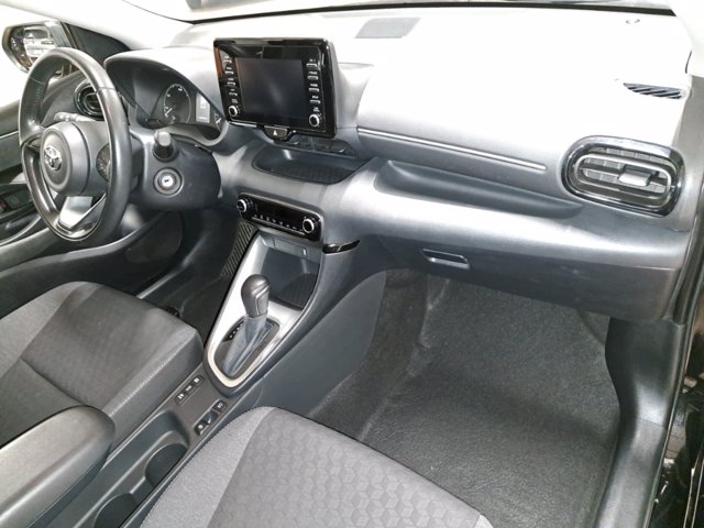 TOYOTA Yaris 1.5h active