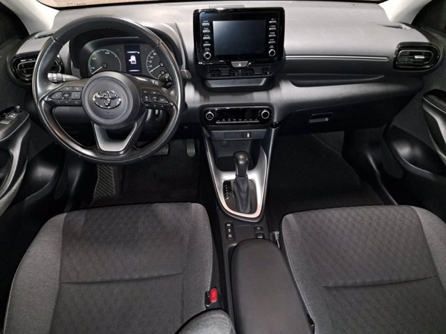 TOYOTA Yaris 1.5h active