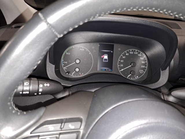 TOYOTA Yaris 1.5h active