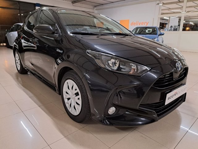 TOYOTA Yaris 1.5h active