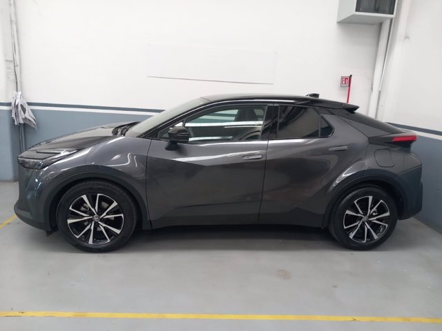 TOYOTA C-HR 1.8 HEV FWD TREND