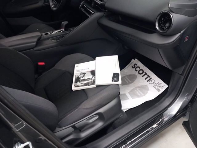 TOYOTA C-HR 1.8 HEV FWD TREND