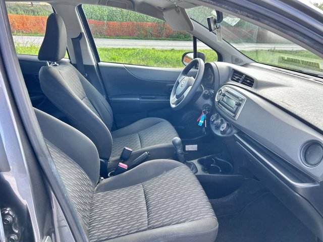 TOYOTA Yaris 1.0 5 porte