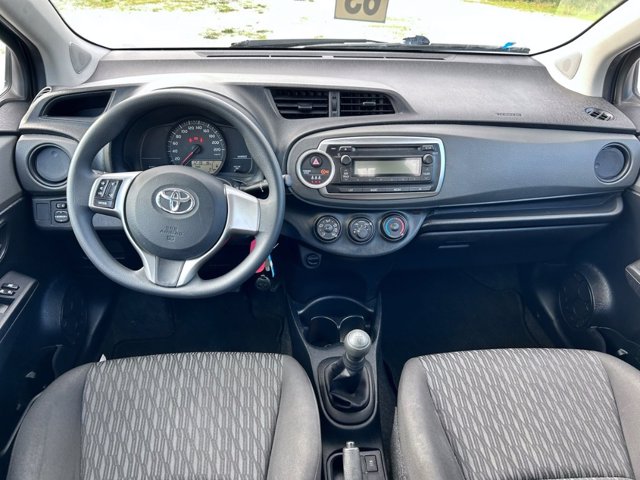 TOYOTA Yaris 1.0 5 porte