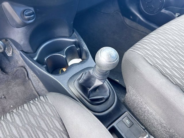 TOYOTA Yaris 1.0 5 porte