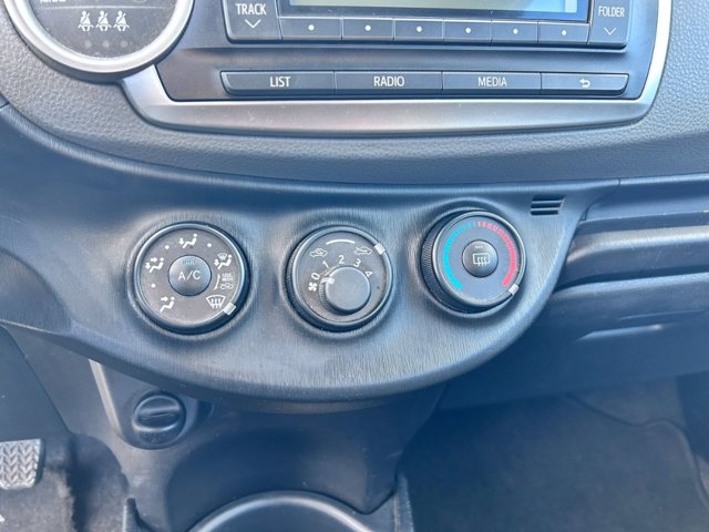 TOYOTA Yaris 1.0 5 porte