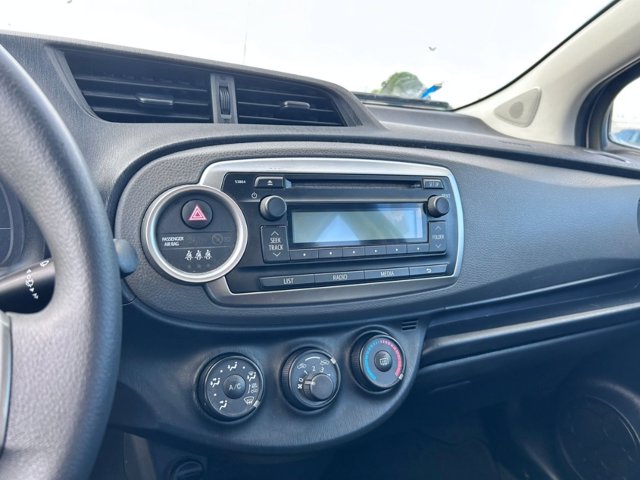 TOYOTA Yaris 1.0 5 porte