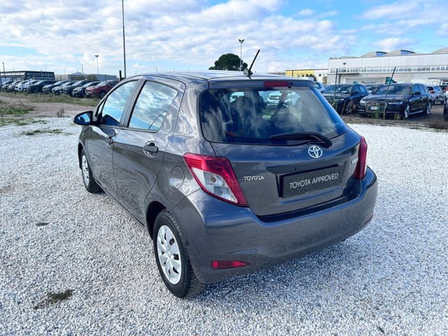 TOYOTA Yaris 1.0 5 porte