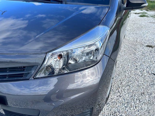 TOYOTA Yaris 1.0 5 porte