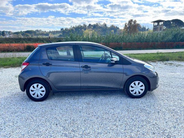 TOYOTA Yaris 1.0 5 porte