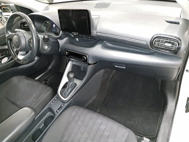 TOYOTA Yaris 1.5h active