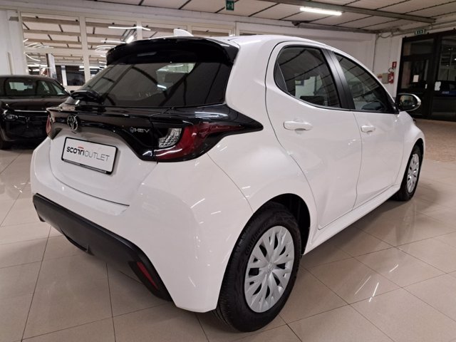 TOYOTA Yaris 1.5h active