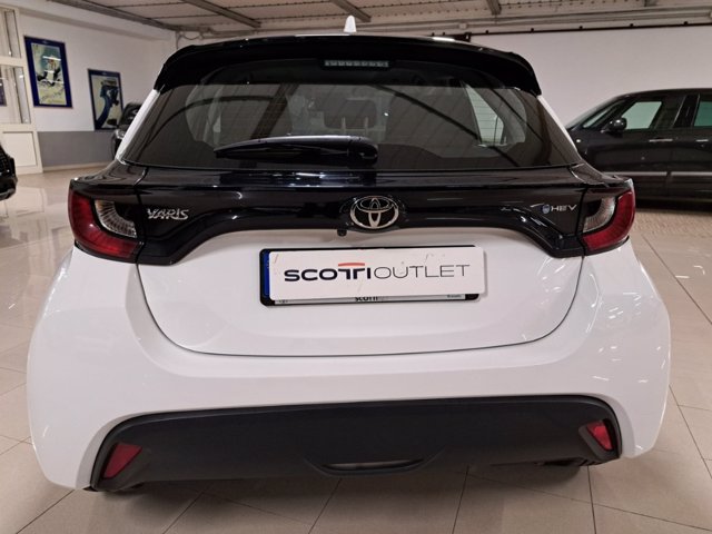 TOYOTA Yaris 1.5h active