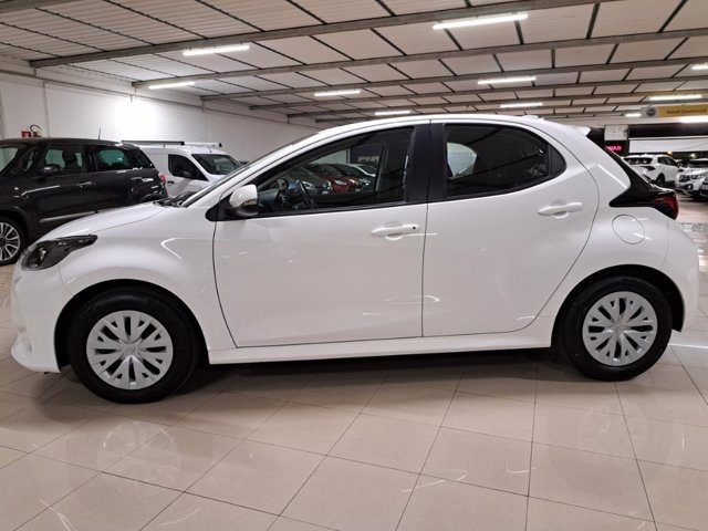 TOYOTA Yaris 1.5h active