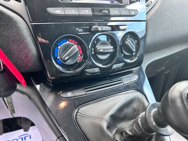 LANCIA Ypsilon 1.0 FireFly 5 porte S&S Hybrid Ecochic Silver