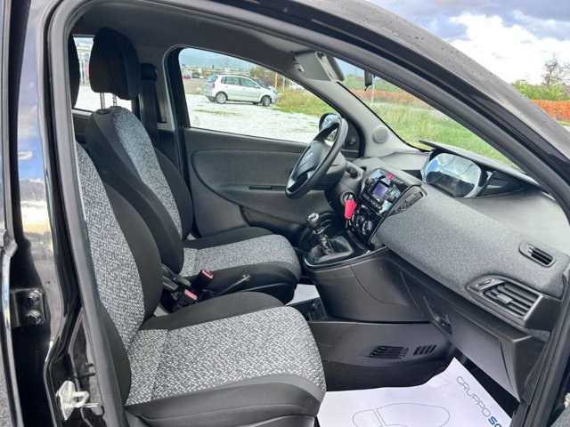 LANCIA Ypsilon 1.0 FireFly 5 porte S&S Hybrid Ecochic Silver