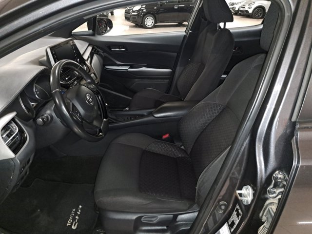 TOYOTA C-hr 1.8h active e-cvt