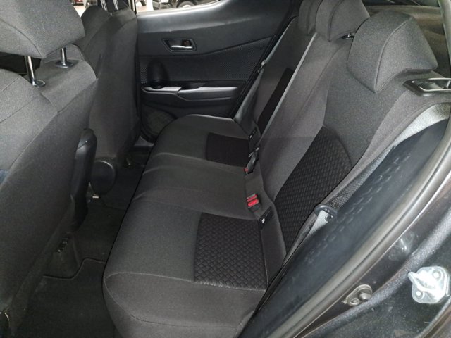 TOYOTA C-hr 1.8h active e-cvt