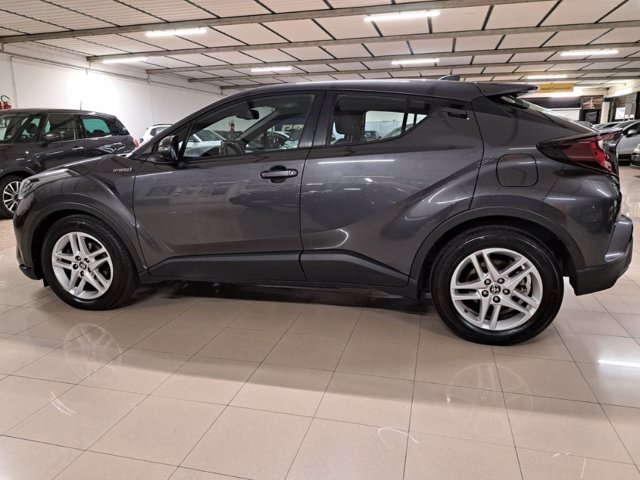 TOYOTA C-hr 1.8h active e-cvt