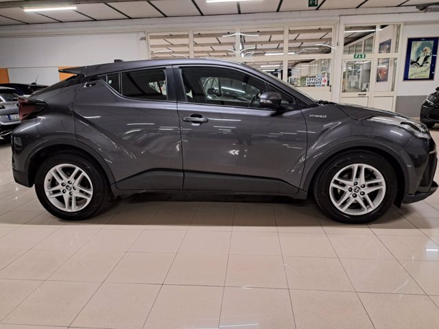 TOYOTA C-hr 1.8h active e-cvt