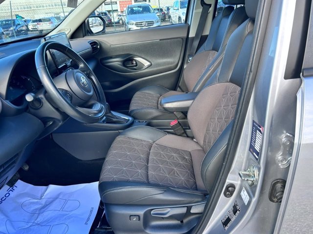 TOYOTA Yaris cross 1.5h lounge fwd 116cv e-cvt