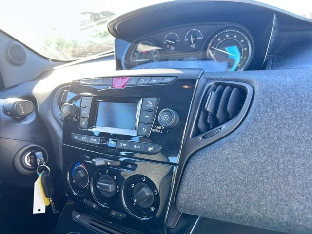 LANCIA Ypsilon 1.0 firefly hybrid silver s&s 70cv