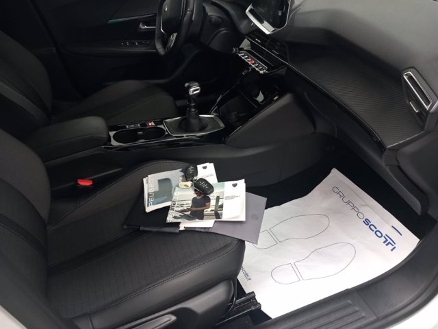 PEUGEOT 2008 1.5 bluehdi allure s&s 110cv