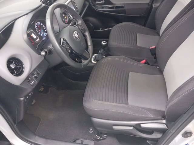 TOYOTA Yaris 5p 1.0 lounge my18