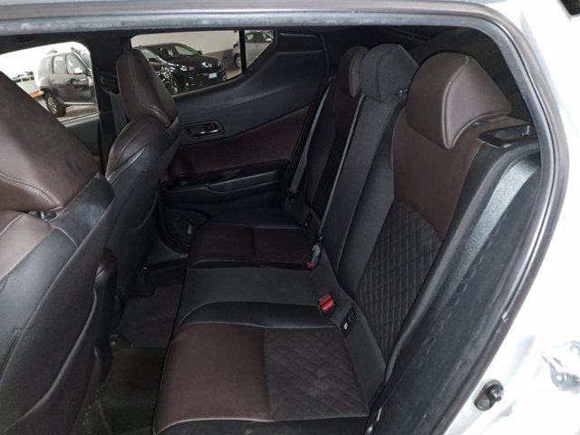 TOYOTA C-hr 1.8h lounge 2wd e-cvt