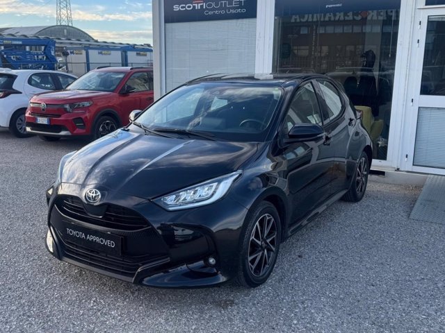 TOYOTA Yaris 1.0 trend